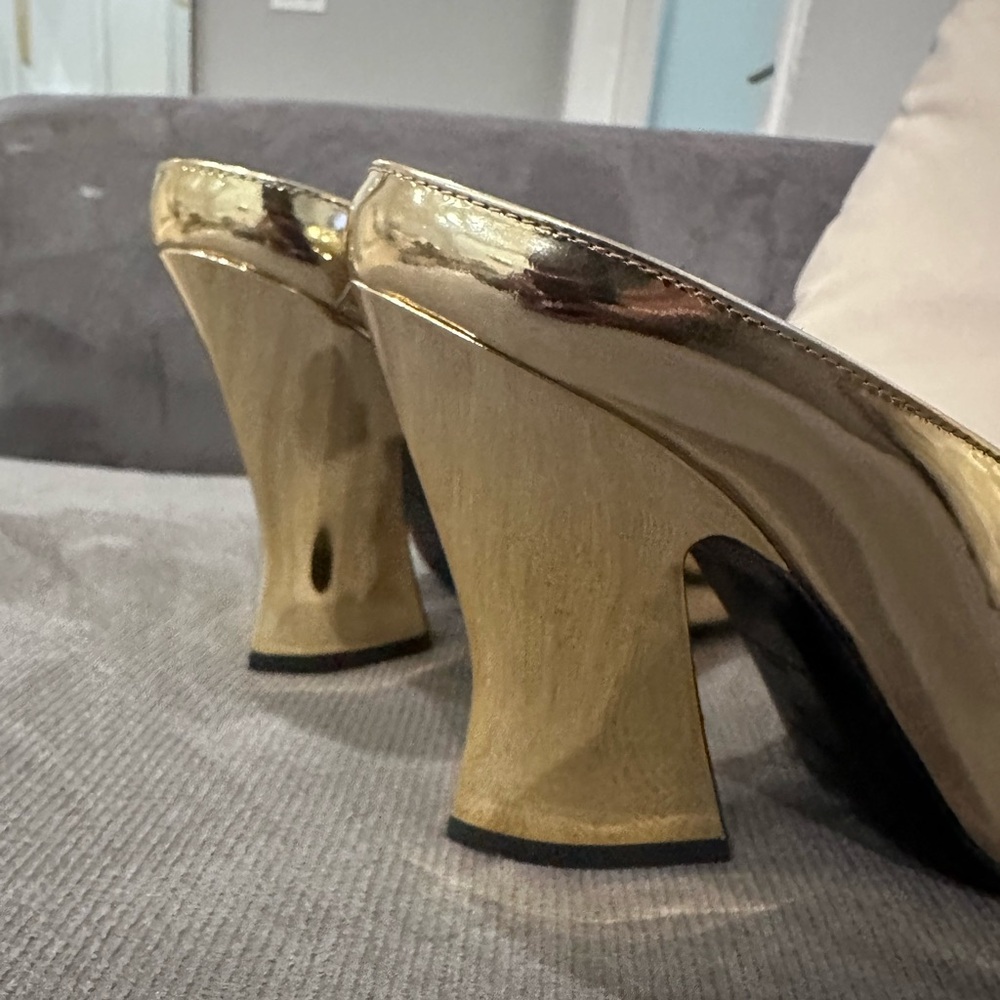 Givenchy Sculpted heeled mules in mirror effect leather - Picture 7 of 17
